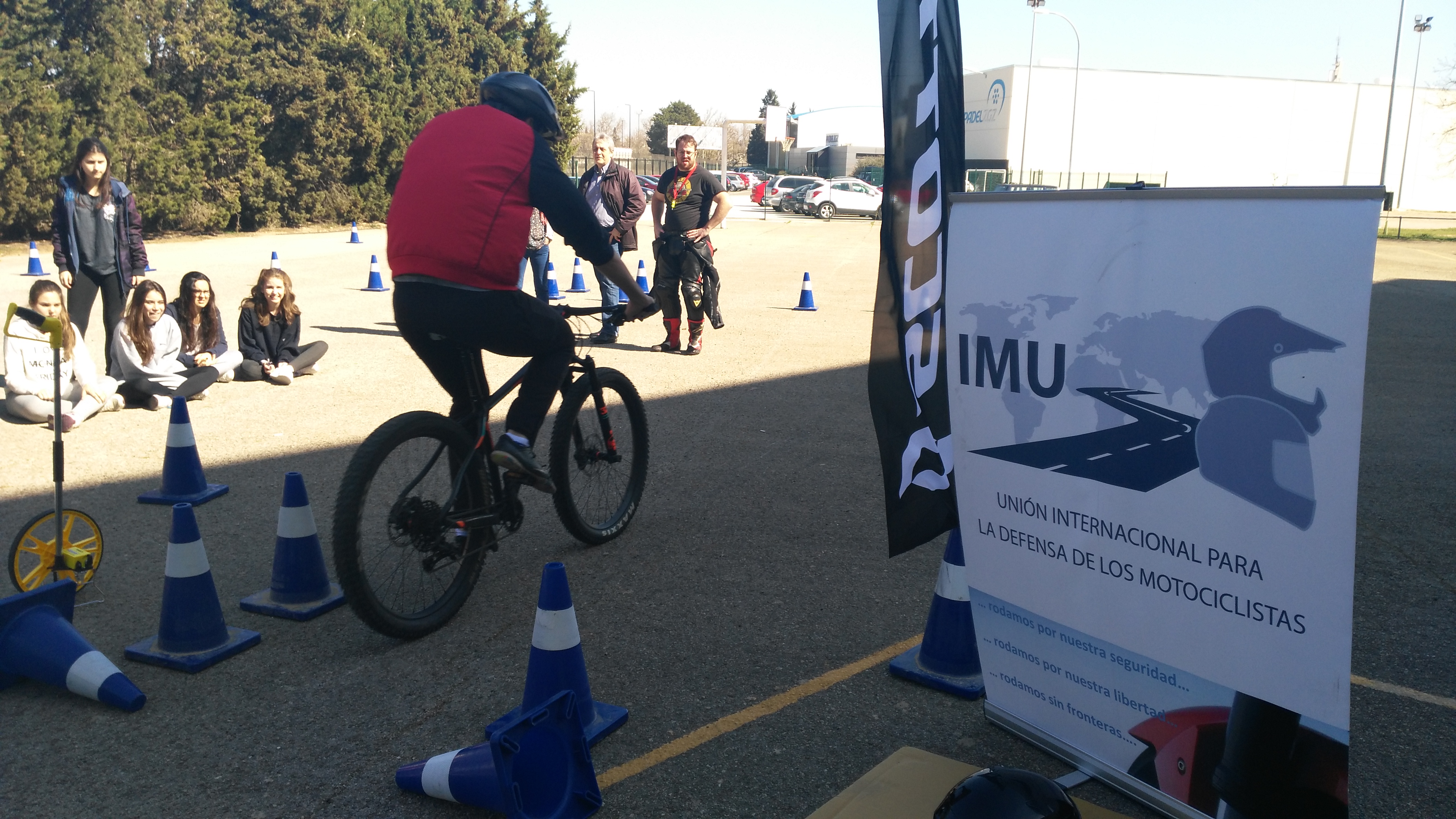 Formación para jóvenes. Física aplicada a la conducción de bicicletas.