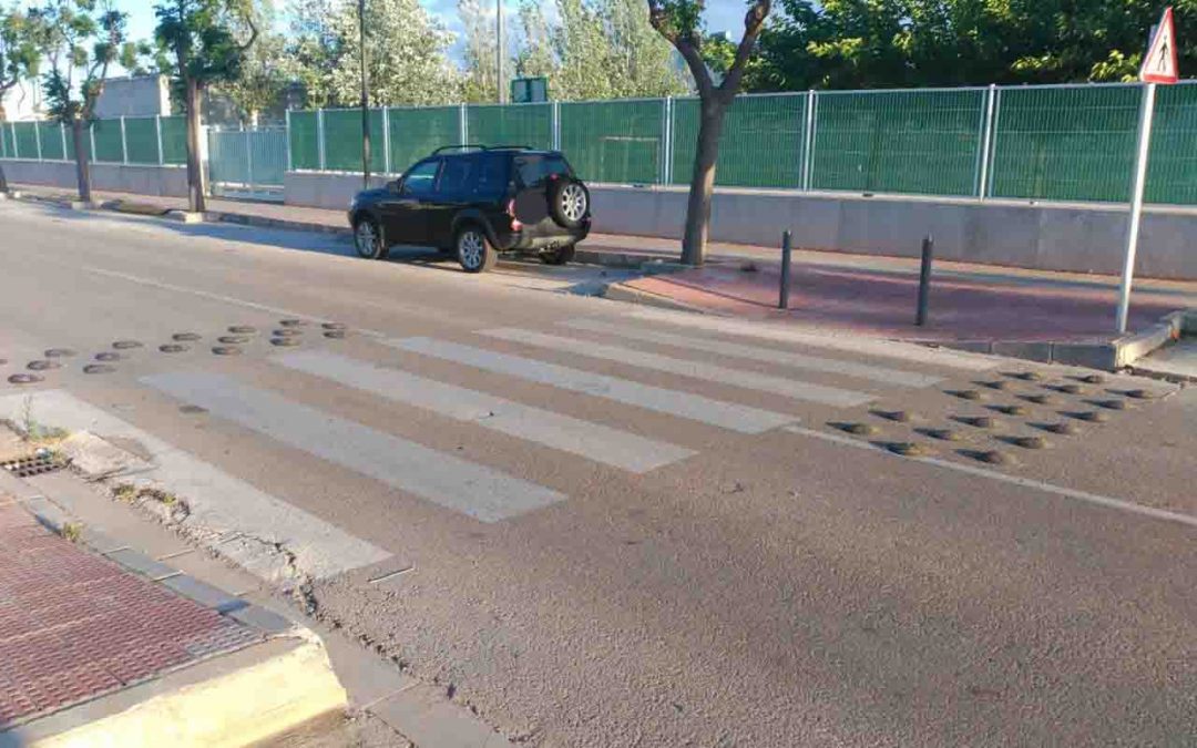 Reductores de velocidad ilegales y de alto riesgo. Accidentes de motos.