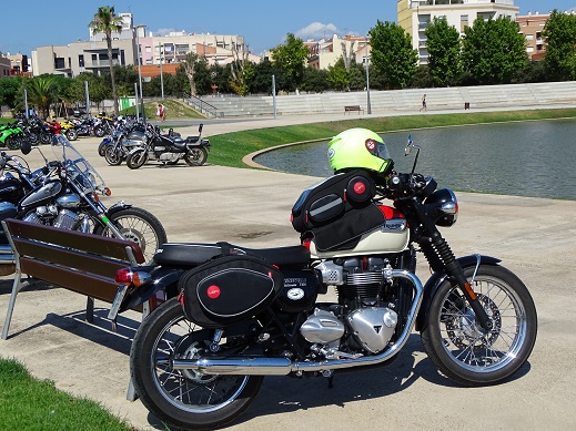 La apuesta de Amposta… mujer y motos.