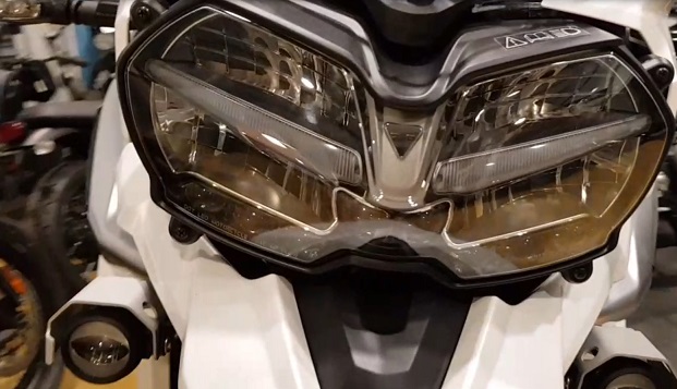 Mañana hablamos de motos… y un secreto.
