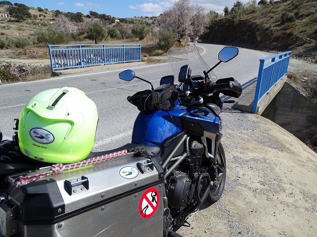 Puentes ilegales AL5100 en Almería. Denunciados