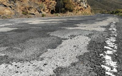 Denunciada carretera TF-565 por el estado del firme y ausencia de señalización.