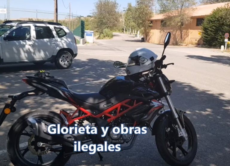 Glorietas y obras … Ilegales… tras la denuncia, estas ilegalidades ya están solucionadas.