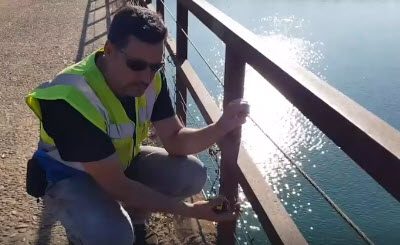 Las vallas de los puentes tienen que ser legales.