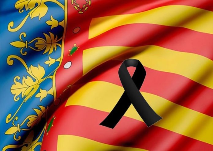 EXISTE GRUPO ORGANIZADO DE MOTORISTAS EN VALENCIA REALIZANDO LABORES DE AUXILIO A LOS CIUDADANOS. TE PUEDE UNIR.