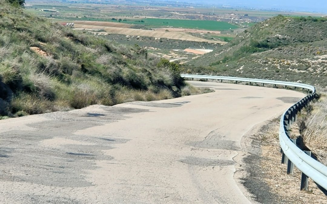 EL GOBIERNO DE ARAGÓN PONE EN PELIGRO LA VIDA E INTEGRIDAD DE LOS CIUDADANOS EN LA CARRETERA A-2214 DESDE HACE MÁS DE 16 AÑOS.